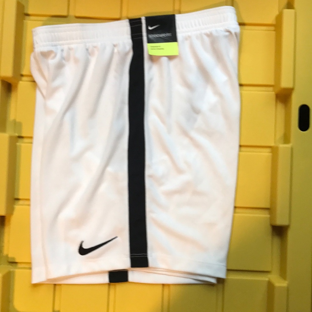 Nike- Youth Unisex Size Large Shorts - Picture 8 of 8